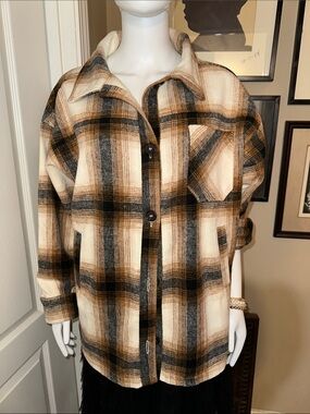 Zenana Outfitters Plaid Utility Shacket in Cream, Brown & Black